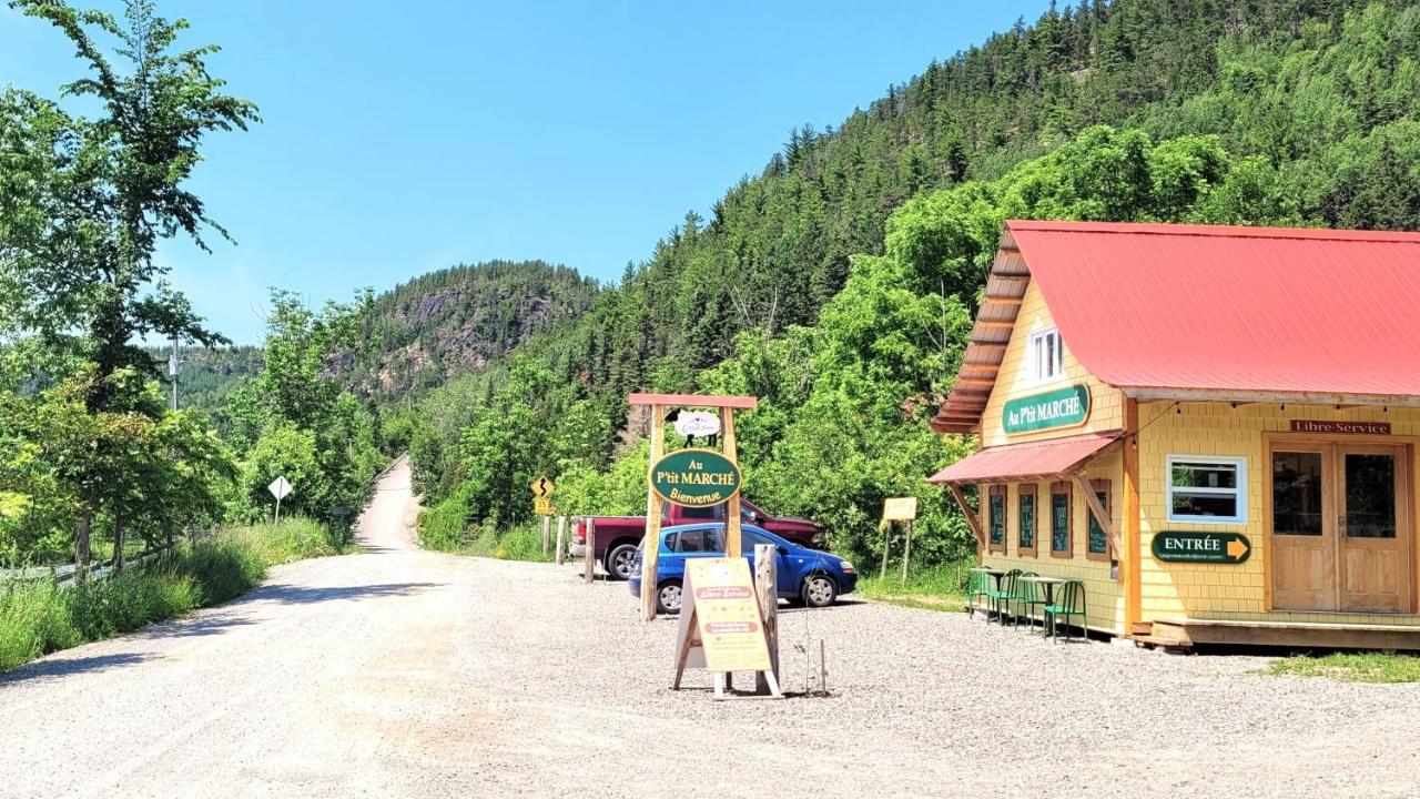 La Vieille Ferme, Ecogite Saint-Fulgence Exterior photo