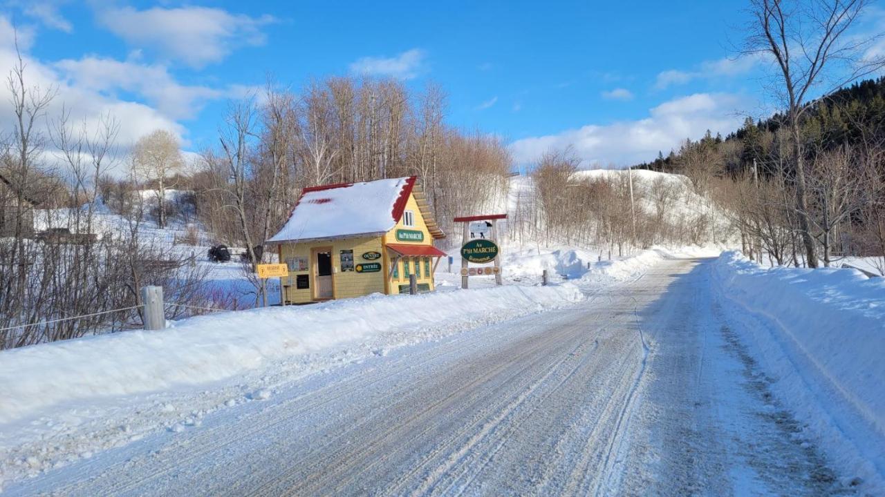 La Vieille Ferme, Ecogite Saint-Fulgence Exterior photo
